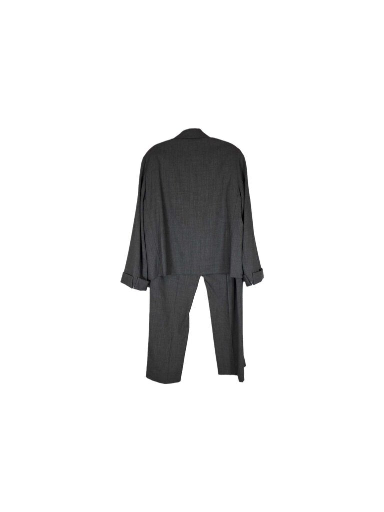 Akris Punto Suit /3 button