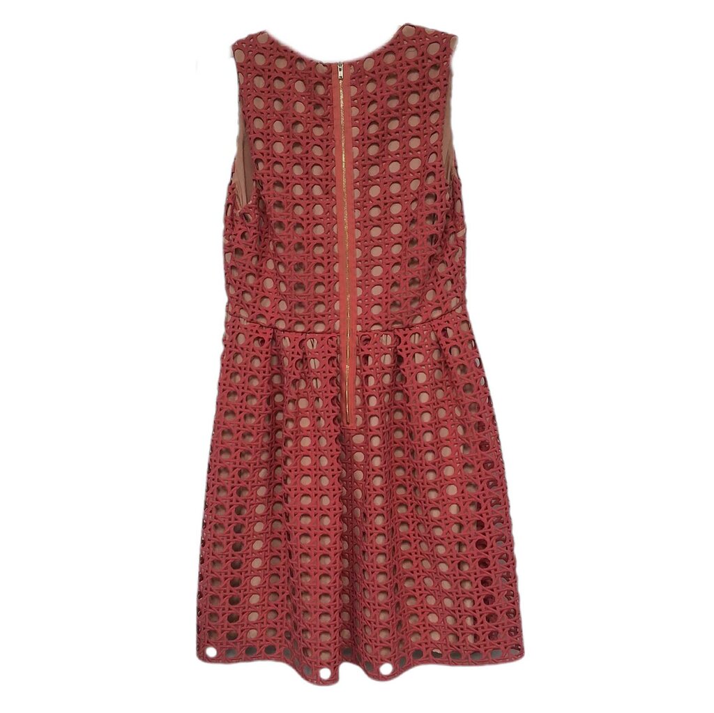 Sleeveless cocktail dress w/lattice