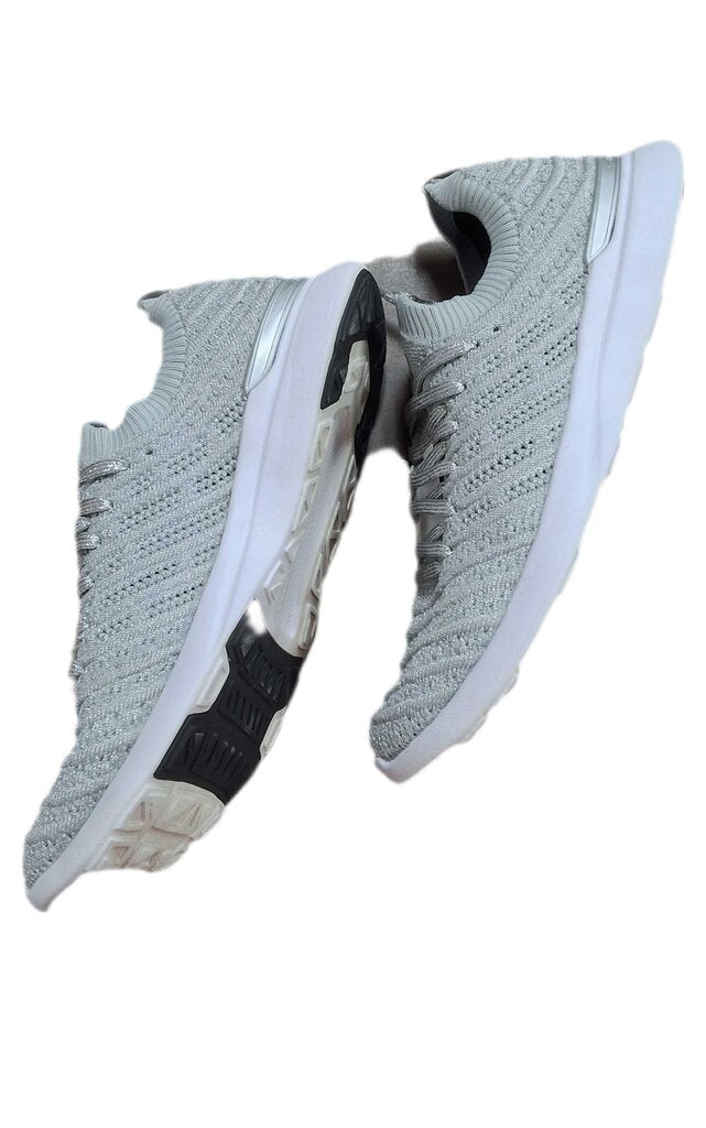 APL slip on mesh sneaker/shimmer strings