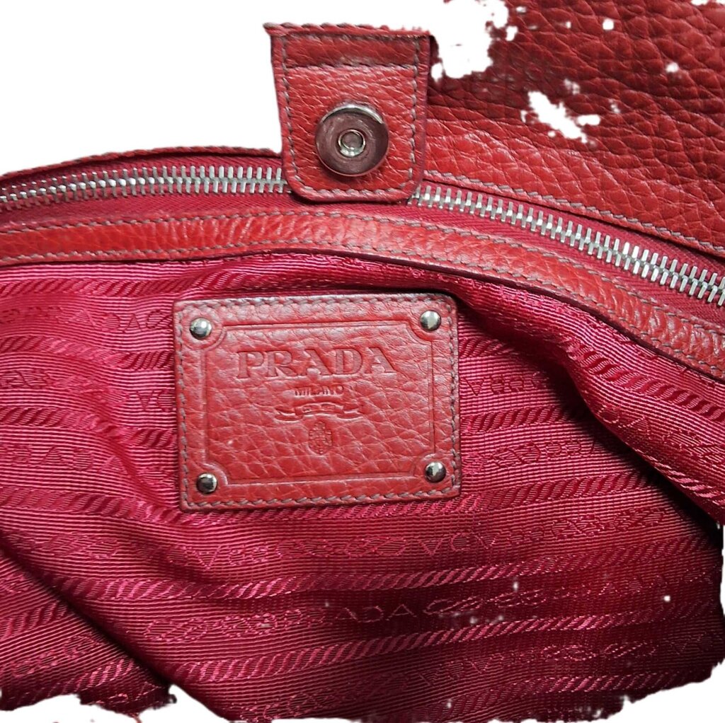 prada leather shoulder bag/pebbled