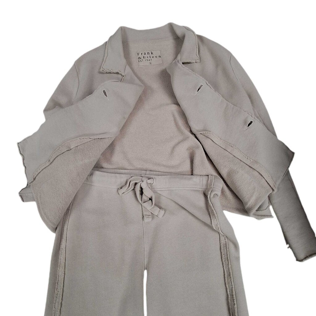 Frank & Eileen 2pc knit pantsuit/doublebreast