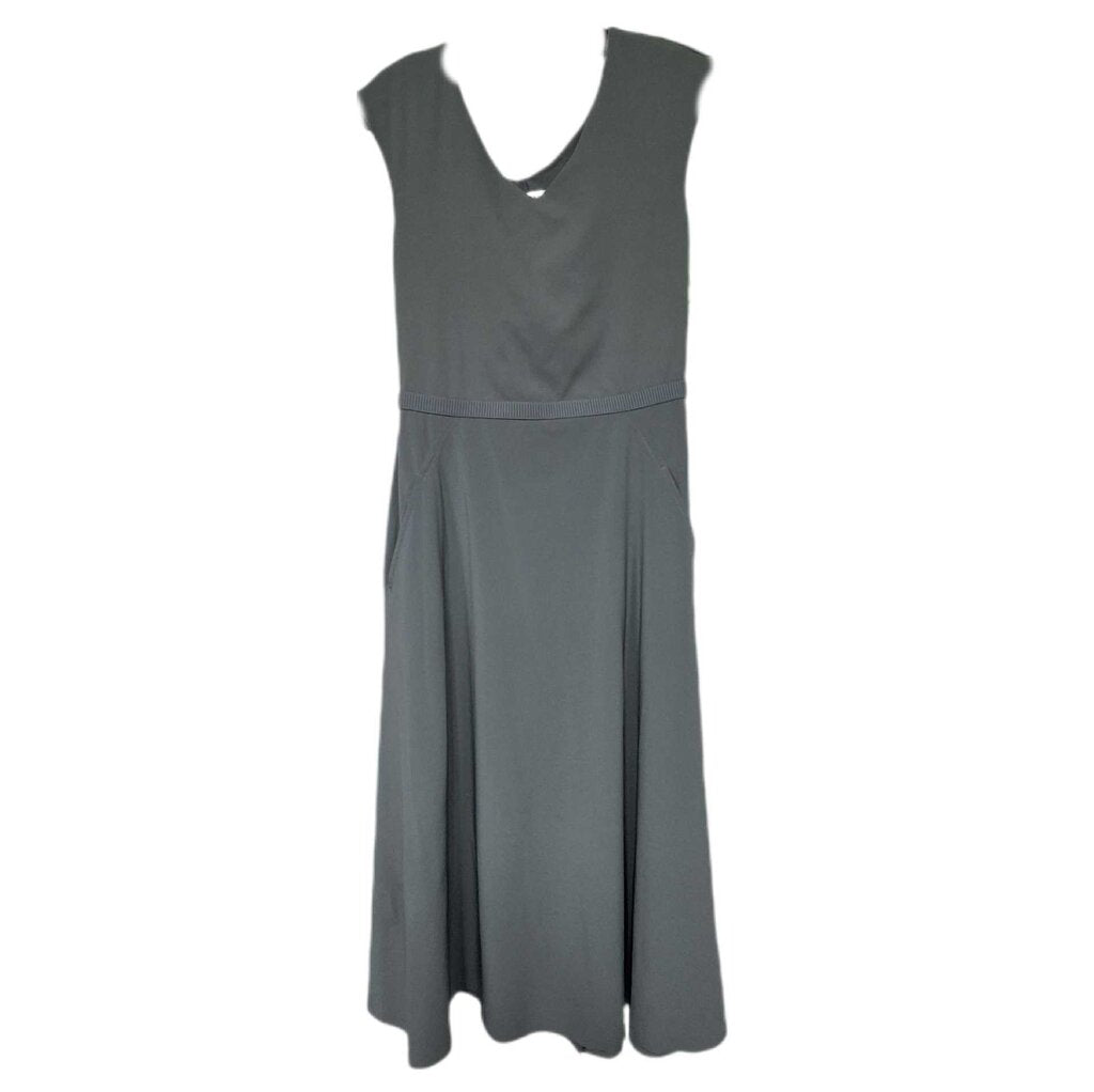 Athleta sleeveless maxi/cut out back