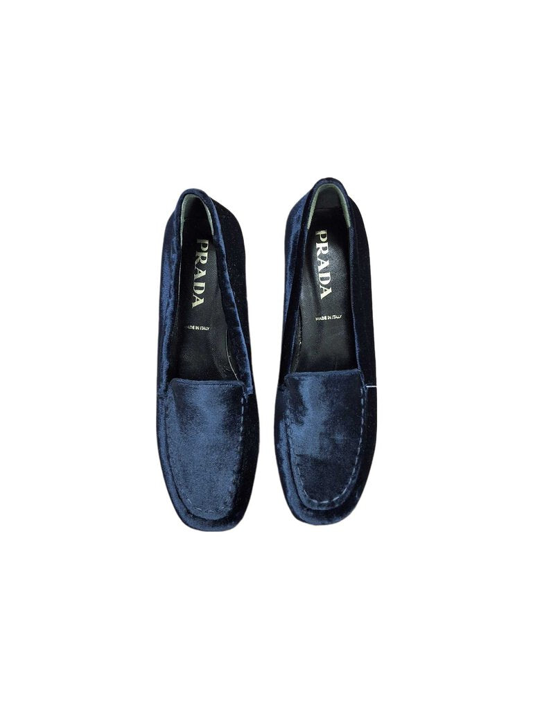 prada velvet loafer/round toe