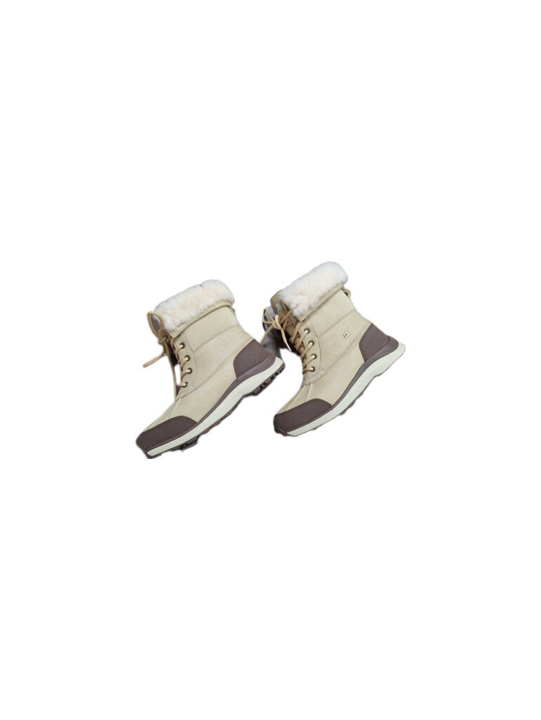 ugg adirondack boot/shearling lined