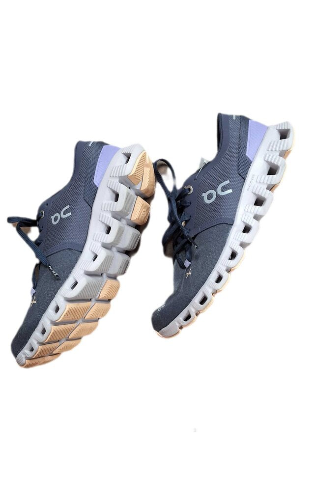 on cloud sneaker