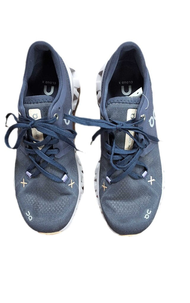 on cloud sneaker