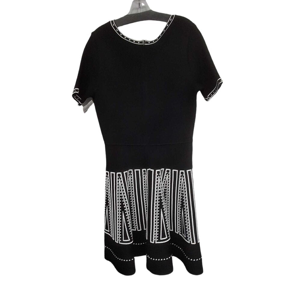 Carolina Herrera short sleeve knit dress/2 tone
