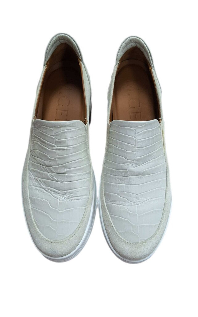M Gemi slip on sneakers/embossed top